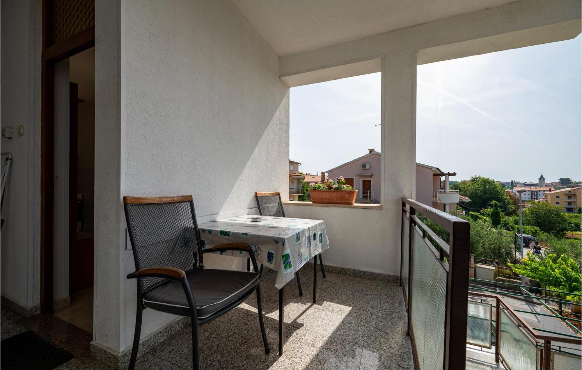 1 Bedroom Cozy Apartment In Pula Exterior photo